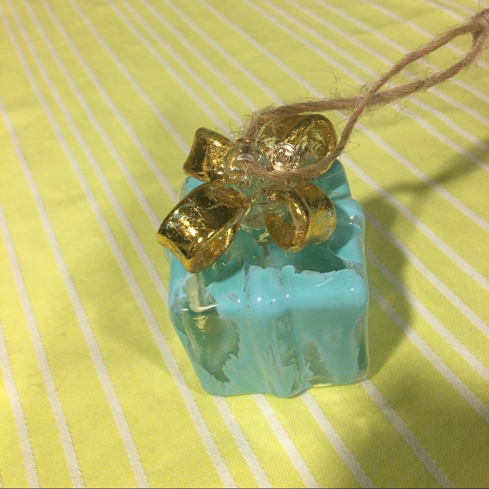 Beautiful Glass Christmas Ornament - New